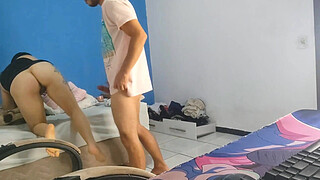 Hot wife receives PC technician neighbor and pays with pix