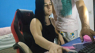 Hot wife receives PC technician neighbor and pays with pix