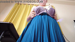 A married woman masturbates in the kitchen：The full video is→https://www.xvideos.red/channels/aika-frau