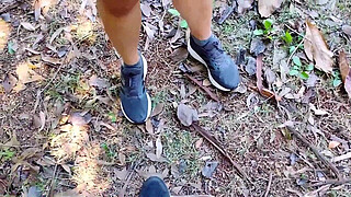 The police arrived just as the old woman was sucking a young man in a public park in the interior of São Paulo.