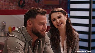 Boomer gets a public handjob from GenZ chick