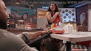 Boomer gets a public handjob from GenZ chick