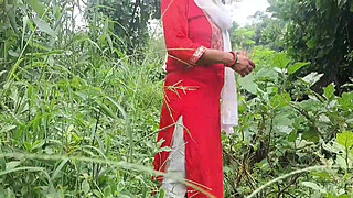 Girlfriend having fucking in outdoor at the Forest