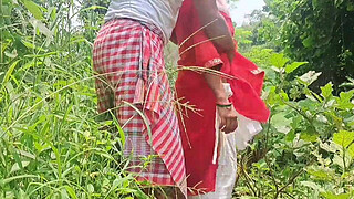 Girlfriend having fucking in outdoor at the Forest