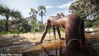 Lucky foreigner fucked this African tribe queen perfect body in the village river