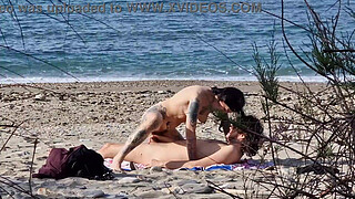 Beach sex between two passionate lovers. Female Squirting Orgasms at 7.40 and 13.25 - - Video shot with my new telephoto lens