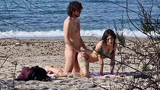 Beach sex between two passionate lovers. Female Squirting Orgasms at 7.40 and 13.25 - - Video shot with my new telephoto lens