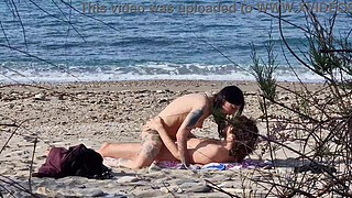Beach sex between two passionate lovers. Female Squirting Orgasms at 7.40 and 13.25 - - Video shot with my new telephoto lens