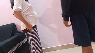 Neighbor, who was drying clothes, seduced her sister-in-law and fucked her in the bedroom! XXX Nepali Sex