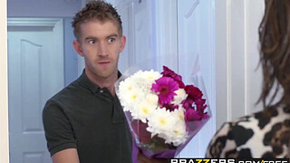 Brazzers - Shes Gonna Squirt - Jasmine Webb and Danny D - Lovin That Porno Vibe