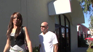 He cums on her pussy after a strong fuck