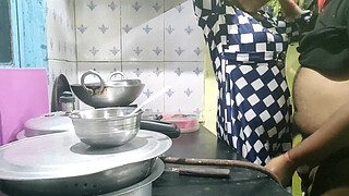 The maid who came from the village did not have any leaves, so the owner took advantage of that and fucked the maid (Hindi Clear Audio)