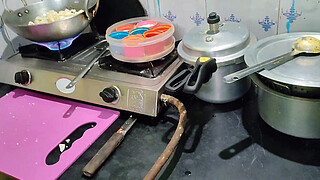 The maid who came from the village did not have any leaves, so the owner took advantage of that and fucked the maid (Hindi Clear Audio)