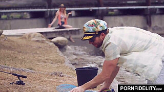 PORNFIDELITY Bikini Chick Iris Rose Creampie