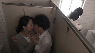 Reiko Seo, a married woman teacher who gets 10 times wet in a climax class where she can't make a voice