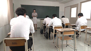 Reiko Seo, a married woman teacher who gets 10 times wet in a climax class where she can't make a voice