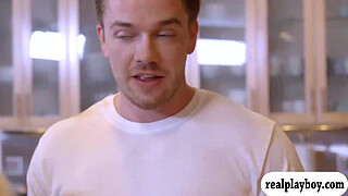 Pizza delivery babe nailed by customer