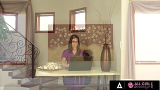 ALL BABE MASSAGE - Pervert Masseuse Gets Caught Masturbating In The Bathroom By Client Anissa Kate