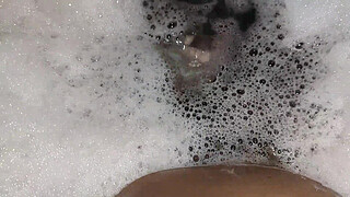 I fucked my girlfriend's best friend while she went to the hotel bar