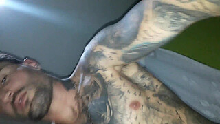 Fernanda Chocolatte goes on all fours for MMA fighter Allan Guerra Gomes