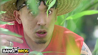 BANGBROS - Gardener Bruno Dickemz Fucks Latina Pornstar Valerie Kay