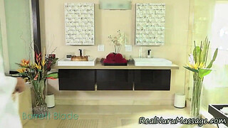 Kinky masseuse cum faced