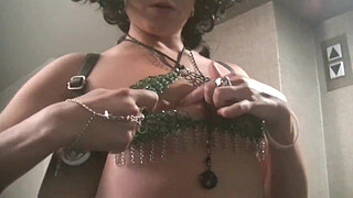 Helena Price - I rode the Sybian to ORGASM IN PUBLIC!!!