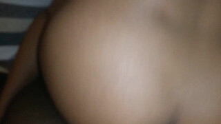 Sri Lnakan milf gets fuck in the arse