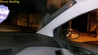 I offered a ride to the beauty who was walking alone on the street, and she had sex with me out of gratitude.