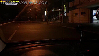 I offered a ride to the beauty who was walking alone on the street, and she had sex with me out of gratitude.