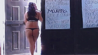 Receiving the half-naked delivery man, this unknown boy is surprised to see me in my underwear, I show him my butt and the lucky guy gropes my buttocks (Comments in English) Real homemade recorded with a <censored> by my cuckold husband