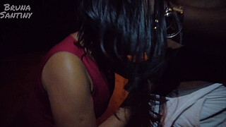 Negaorubi picudo catches Bruna Santiny on a hiking trail