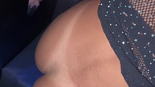 I was wearing an anal plug that flashes in the Glory hole