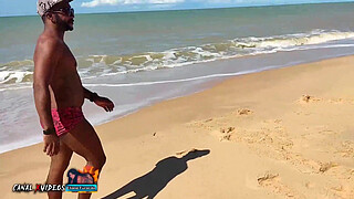 PERDEMOS A BUCETA E BOQUETE NO FUTEBOL PARA UM MOÇO QUE APARECEU DO NADA NA PRAIA - TRISAL - THREEWAY