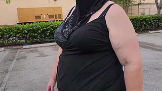 Stranger approached me for directions, saw my red panty under my dress, & ended up cumming on my leg in car