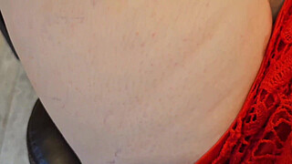 I felt horny at work and let a fucking machine with big dildo pounded my pussy