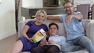 Sexy stepmom milf sucking and licking stepsons cock