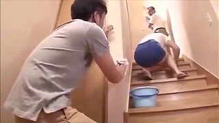 japanese MILF shows her booty