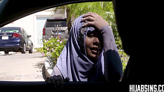 Arab Wife In Hijab Screws A Police Officer For Husband