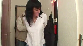 Old Woman Fuck Tenn Boy and gets Cumshot