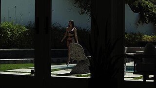 Ella Reese has a gorgeous body and she is in the mood for hardcore sex. She dons lavish lingerie to attract the hung and seasoned stud Vince Karter.