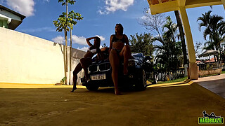 Ass show with two swing babes