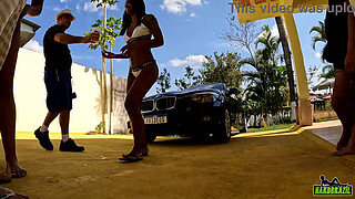 Ass show with two swing babes