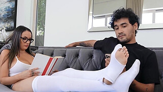 Reality Kings - Rico Gives Sofi Ryan A Foot Massage & To Make It Even She Gives Him A Footjob