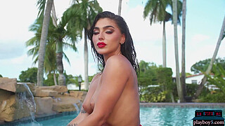 Gorgeous MILF babe Emjay Rinaudo solo