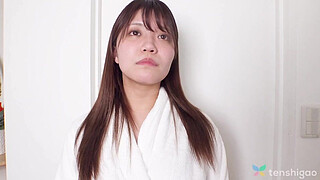 Kaede Mochizuki comes back to fuck a professional adult actor