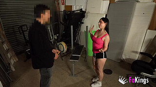 Roma Amor also wants a HOMEMADE video! She bangs her worker for us to enjoy