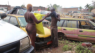 The continuation of a public fuck in the garage of the mechanic with his client on the copo of the vehicle in the middle of repairs. the big shaft of the mechanic who squirts the tight booty of the customer in front of the users