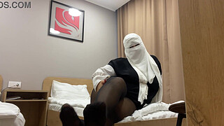 Turkish stepmom masturbates in pantyhose for stepson