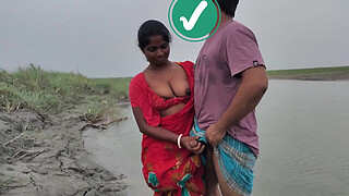 Bangladeshi Bowdi With Her Boyfriend in an Open Place